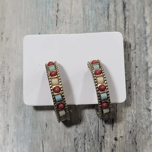 Liz Claiborne C Hoop Earrings. - Picture 3 of 9